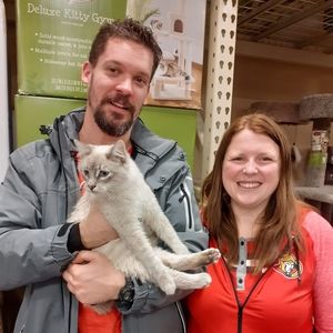 Meet your Posher, Laura